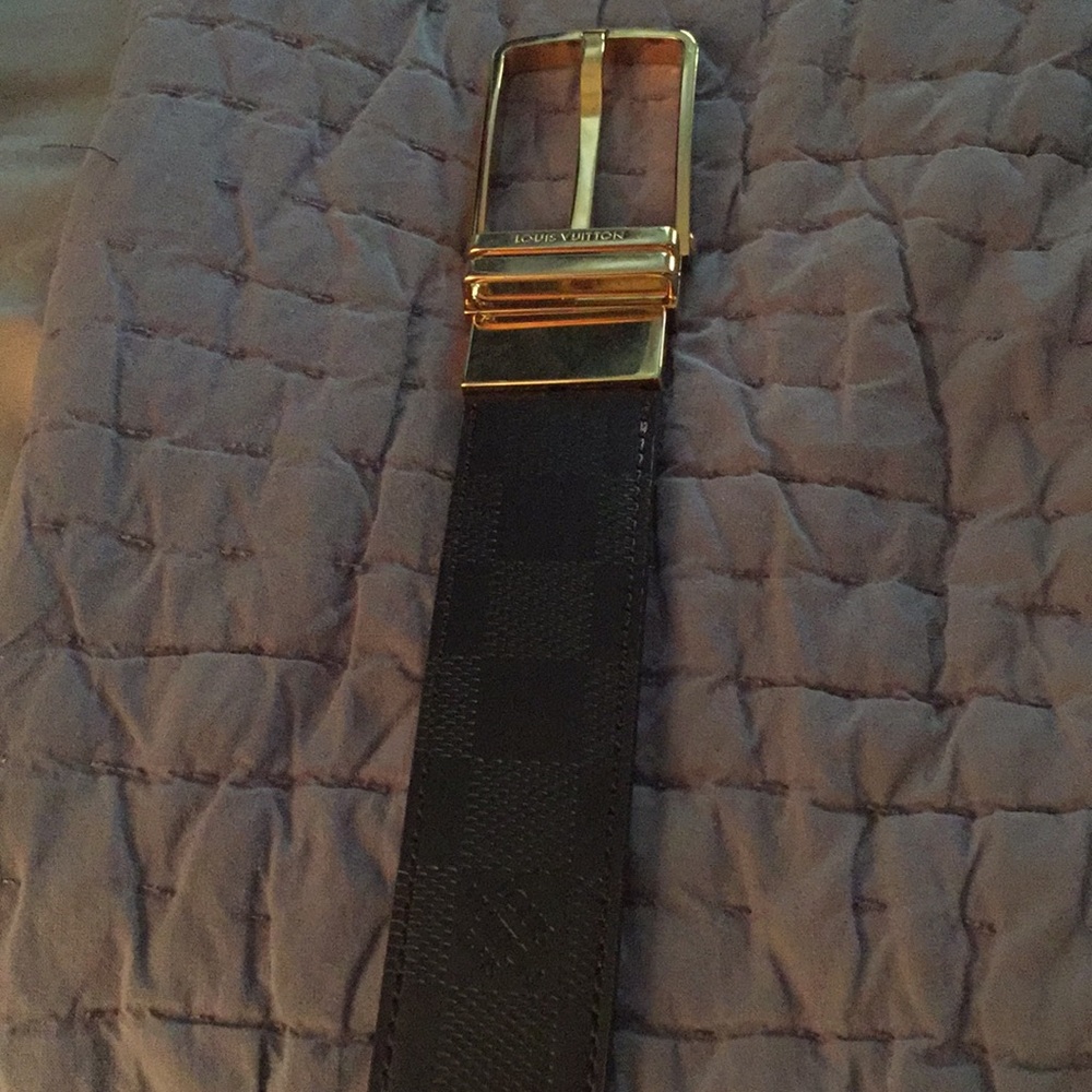 Louis Vuitton Men’s Belt (M9675)